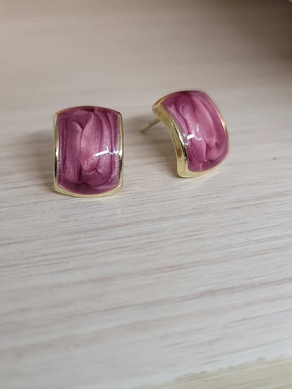 Contoured Pearly Plum Enamel Stud Earrings